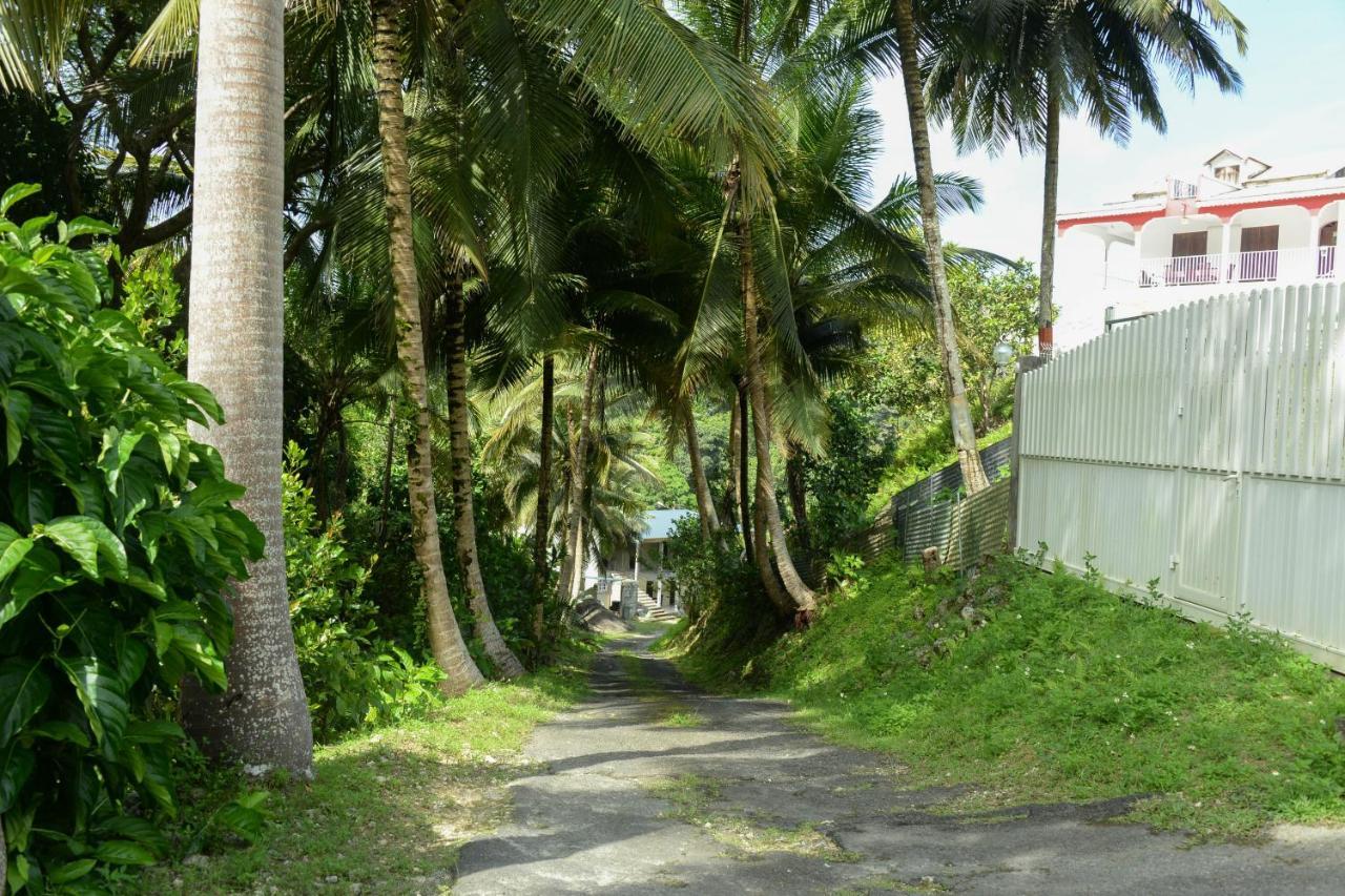 Chez Tatie-Clo Devient Gray Coconut Cake Vila Le Moule Exterior foto